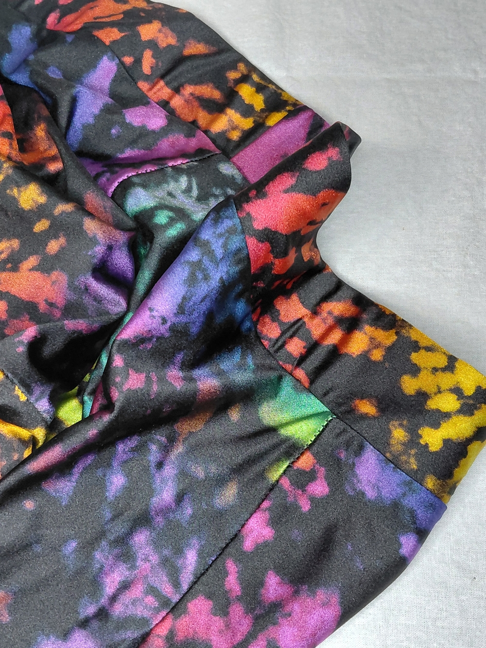 torrid Crop Black Multicolor Rainbow Tie-Dye Stretch Spandex Nylon Leggings - Picture 14 of 14